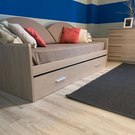 Ferienwohnung Amati Live Legnano Exterior foto